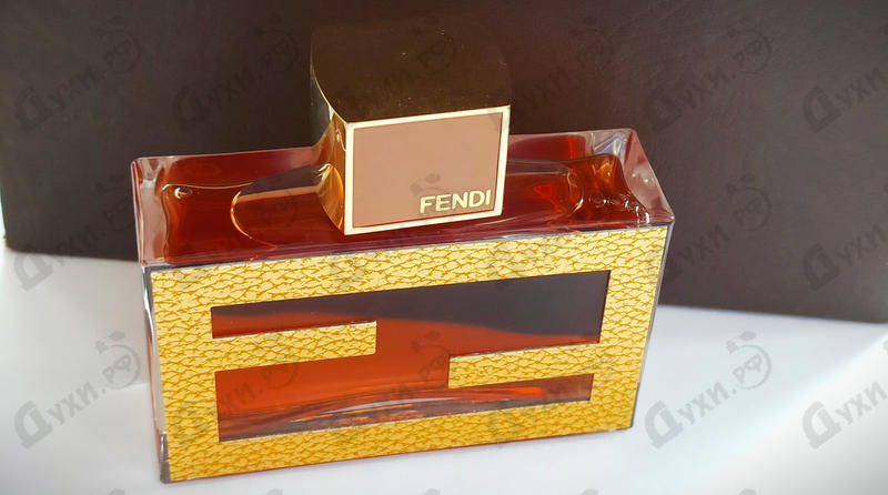 Купить Leather Essence от Fendi