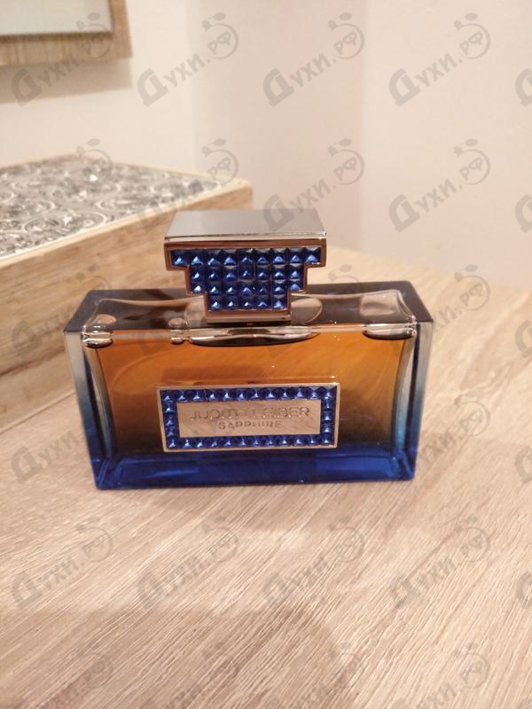 Парфюмерия Judith Leiber Sapphire Парфюмерия Sapphire от Judith Leiber