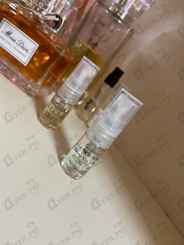 Парфюмерия Guerlain La Petite Robe Noire Ma Robe Petales (Eau Fraiche)