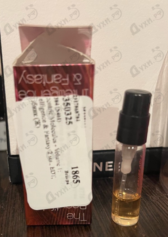 Духи Volume 1: Intelligence & Fantasy от Escentric Molecules