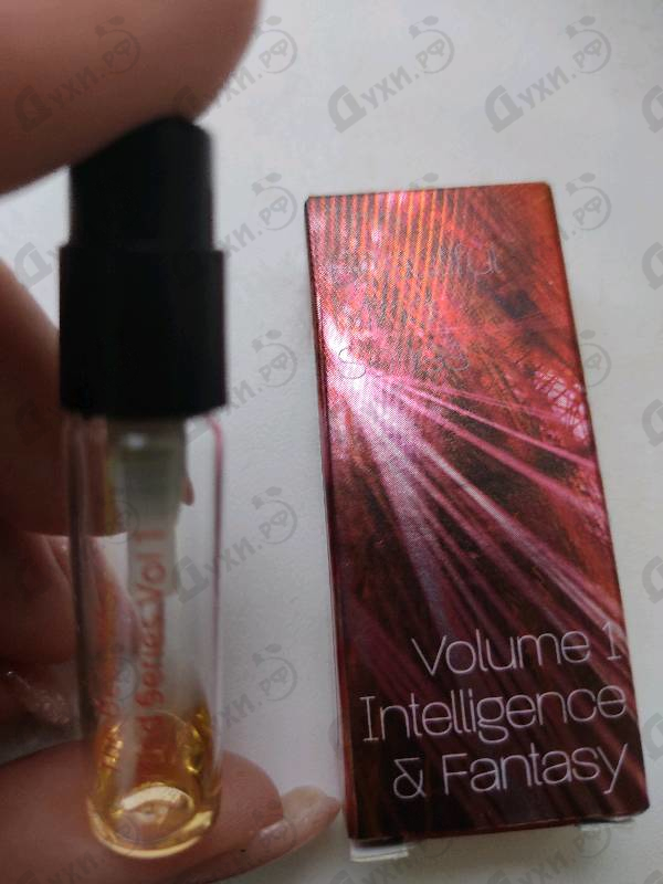 Парфюмерия Escentric Molecules Volume 1: Intelligence & Fantasy