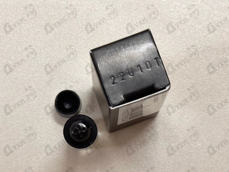 Парфюмерия Prive Vetiver D'hiver (Babylone) от Giorgio Armani