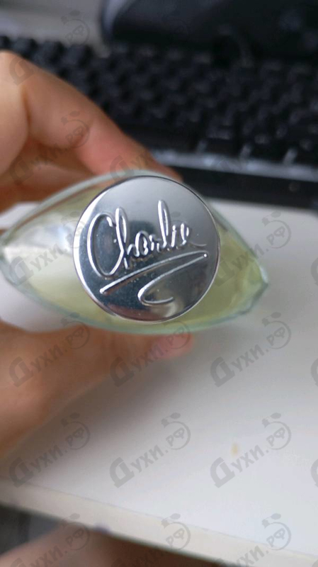 Духи Charlie White от Revlon