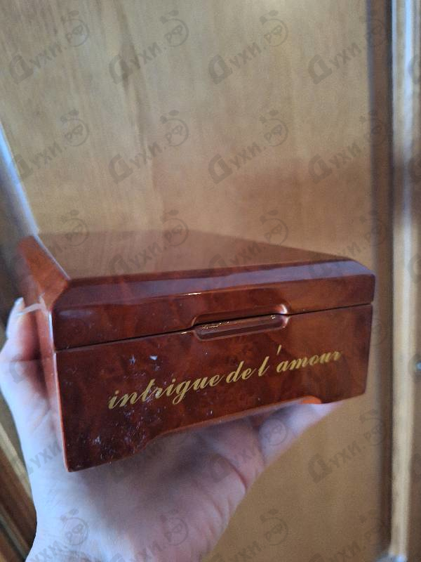 Купить Intrigue De L'amour от 12 Parfumeurs Francais