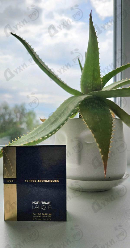 Духи Terres Aromatiques от Lalique