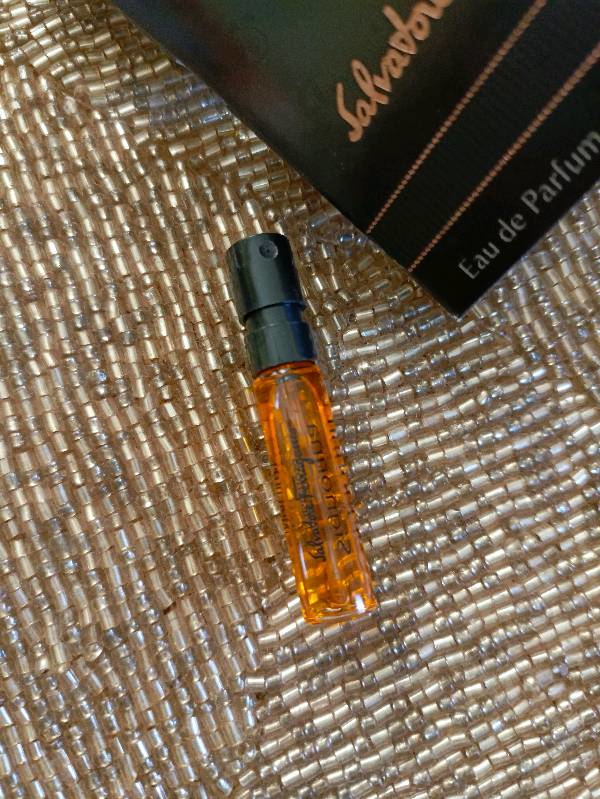 Парфюмерия Signorina Misteriosa от Salvatore Ferragamo