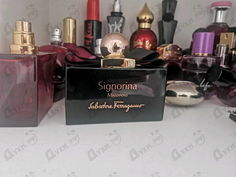 Парфюмерия Signorina Misteriosa от Salvatore Ferragamo