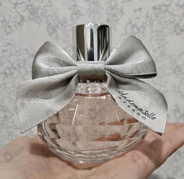 Парфюмерия Mademoiselle от Azzaro