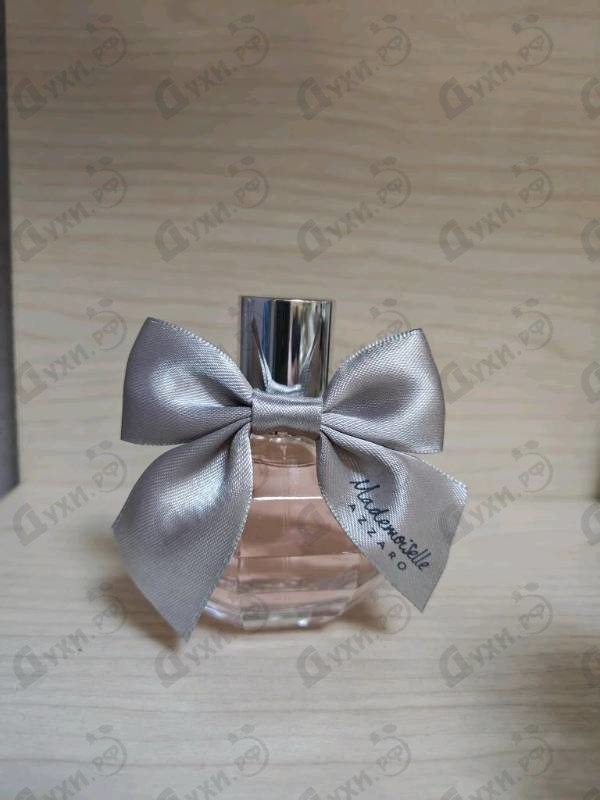 Парфюмерия Mademoiselle от Azzaro
