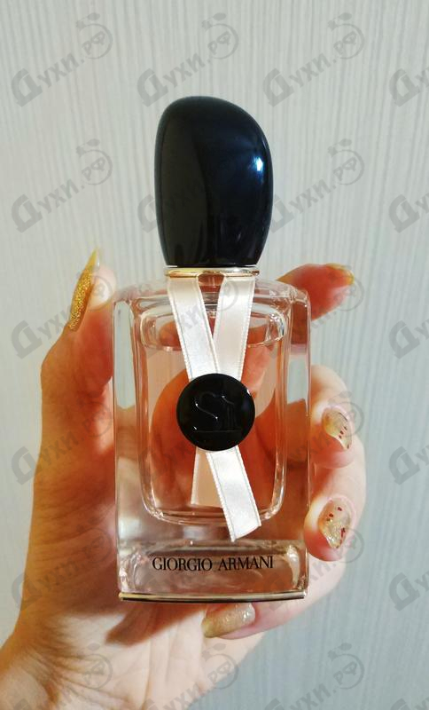 Духи Si Rose Signature от Giorgio Armani