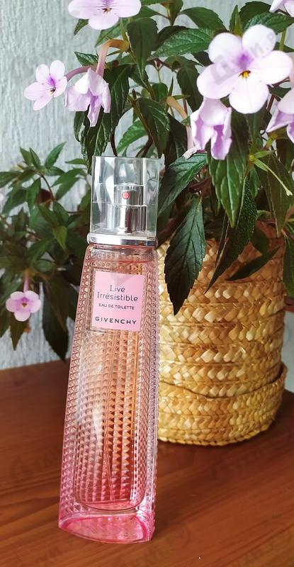 Парфюмерия Givenchy Live Irresistible