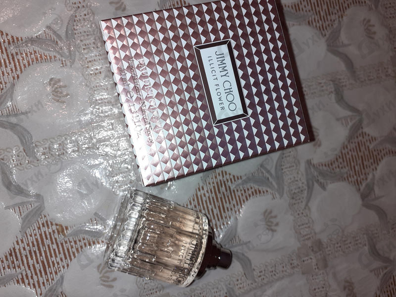 Купить Illicit Flower от Jimmy Choo Парфюмерия Jimmy Choo Illicit Flower