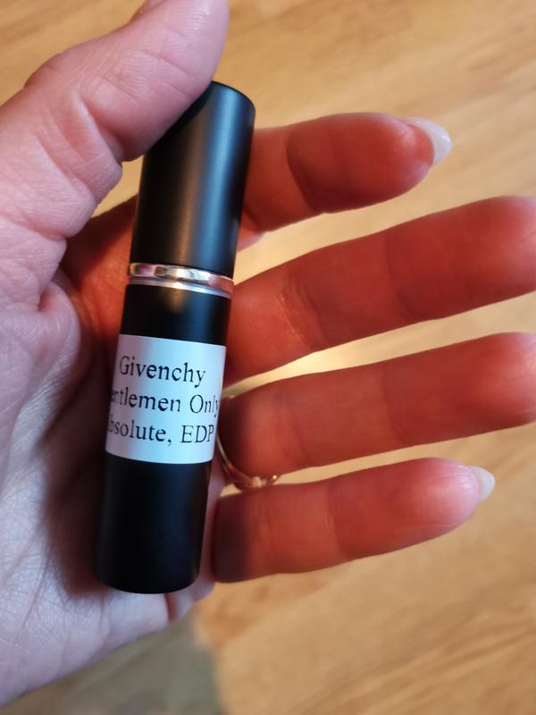 Парфюмерия Gentlemen Only Absolute от Givenchy