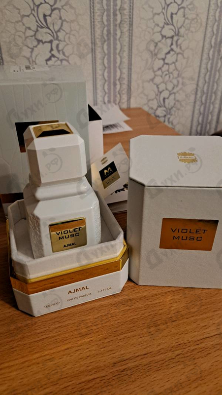 Парфюмерия Violet Musc от Ajmal