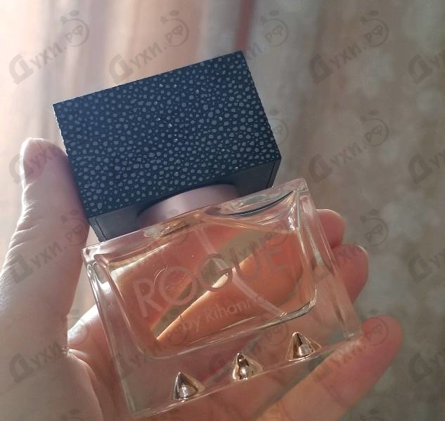 Духи Rogue от Rihanna