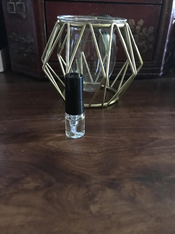 Парфюмерия Red Door 25 от Elizabeth Arden
