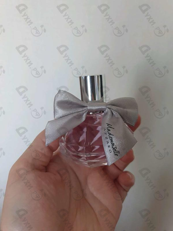 Духи Mademoiselle L'eau Tres Belle от Azzaro