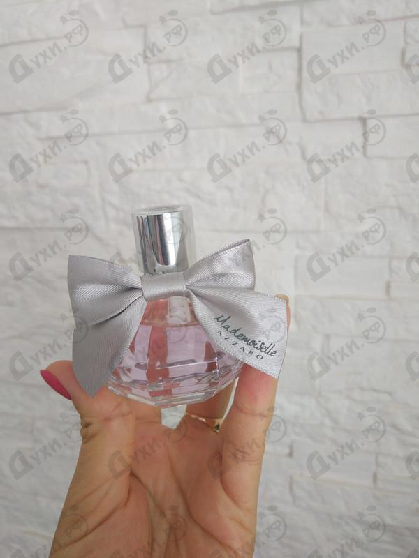 Парфюмерия Mademoiselle L'eau Tres Belle от Azzaro
