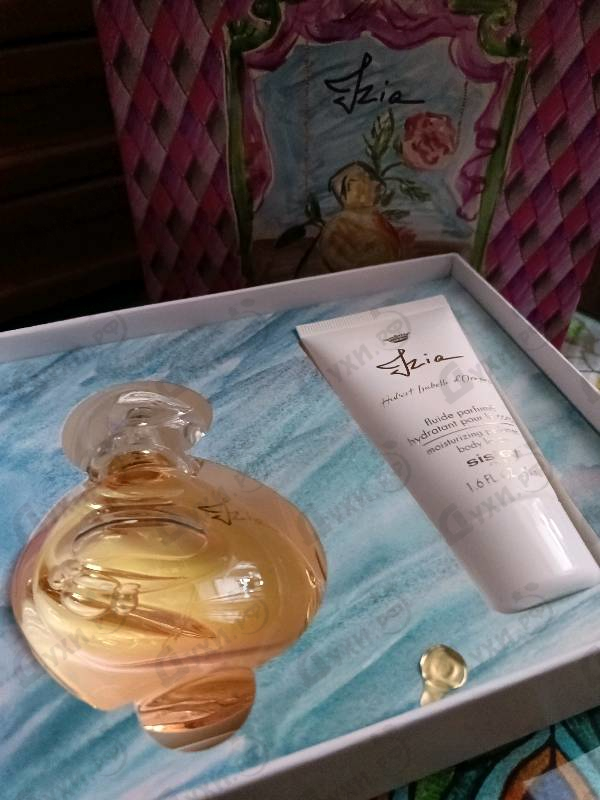 Парфюмерия Izia от Sisley