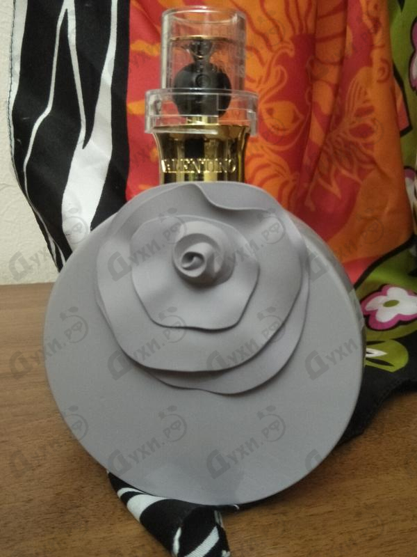 Парфюм Valentino Valentina Myrrh Assoluto Парфюмерия Valentina Myrrh Assoluto от Valentino