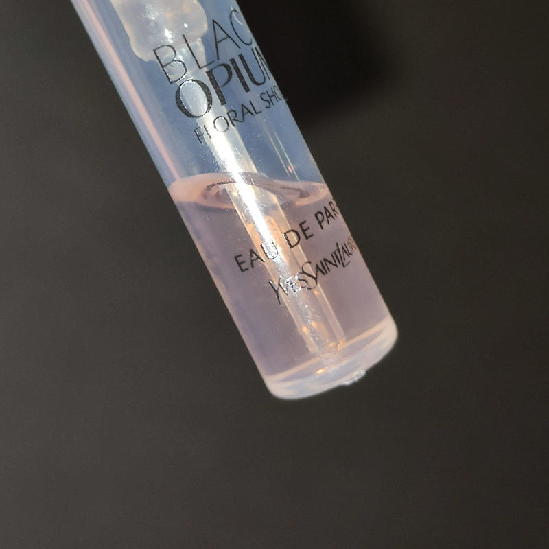 Парфюм Yves Saint Laurent Black Opium Floral Shock Купить Black Opium Floral Shock от Yves Saint Laurent