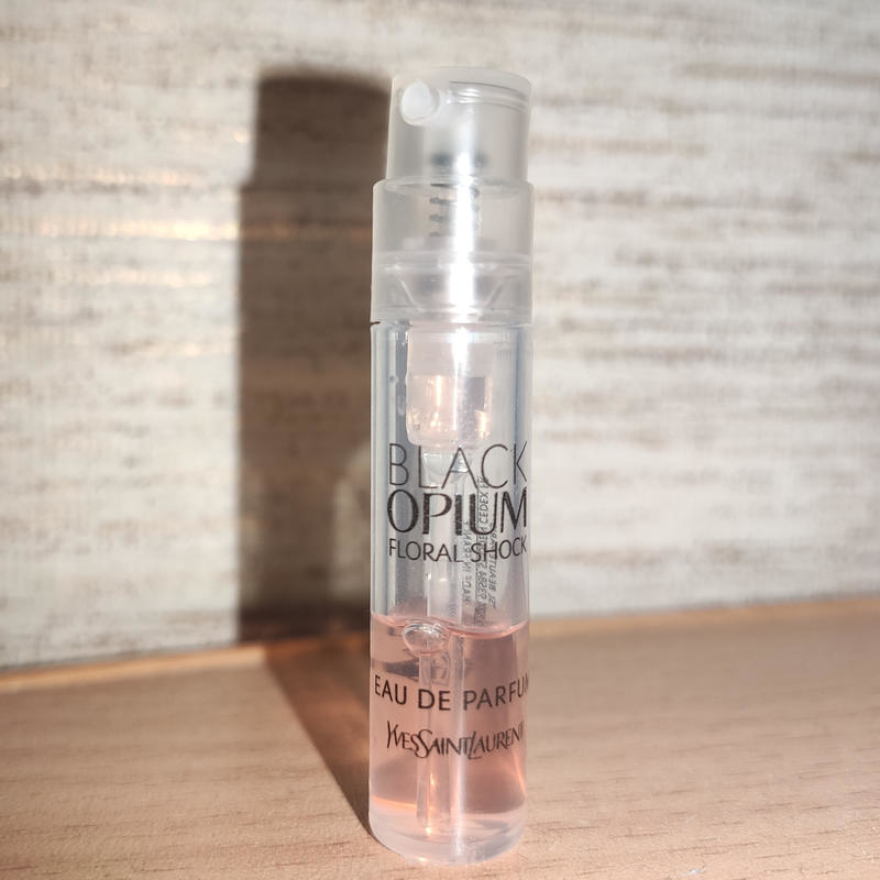 Купить Yves Saint Laurent Black Opium Floral Shock Купить Black Opium Floral Shock от Yves Saint Laurent