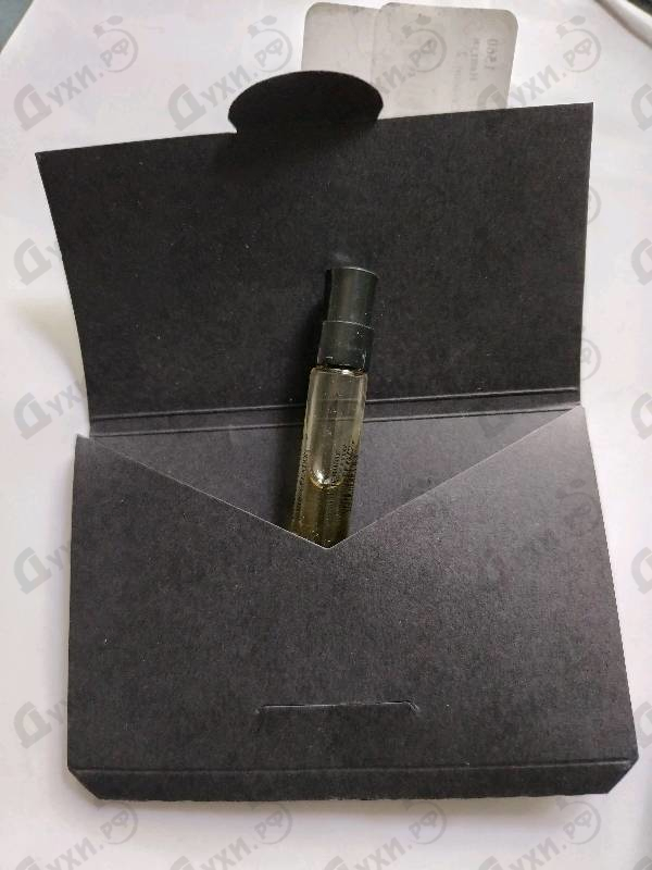 Духи Prive Iris Celadon от Giorgio Armani