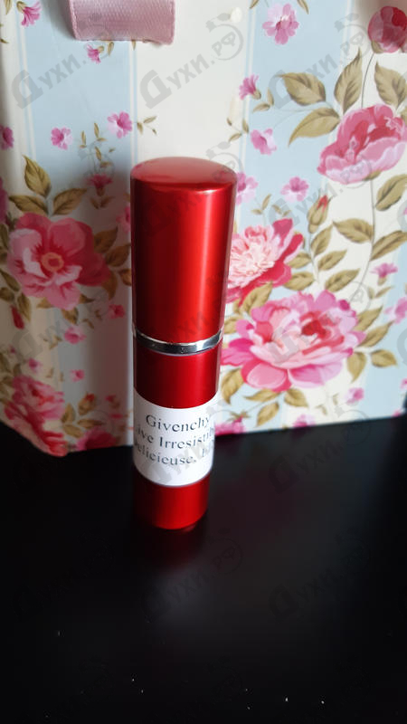 Купить Live Irresistible Delicieuse от Givenchy Парфюмерия Givenchy Live Irresistible Delicieuse