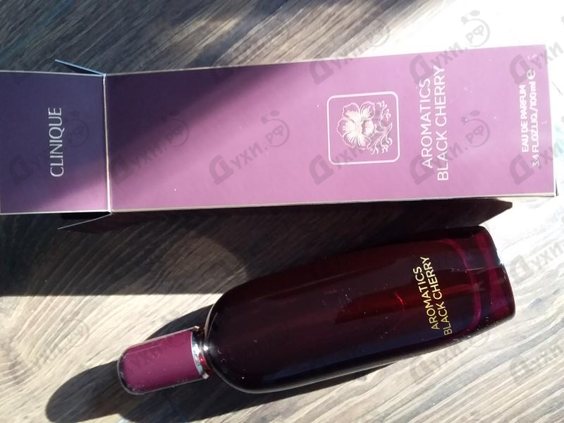 Парфюмерия Clinique Aromatics Black Cherry