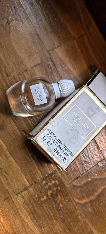 Духи Mcqueen Eau Blanche от Alexander Mcqueen