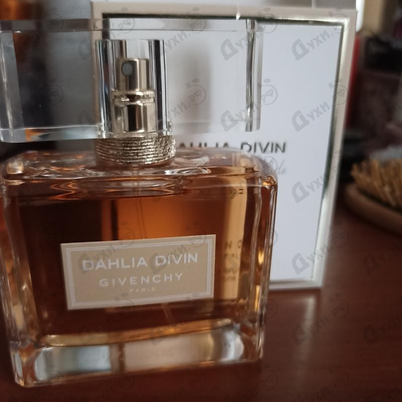 Духи Dahlia Divin Nude Eau De Parfum от Givenchy