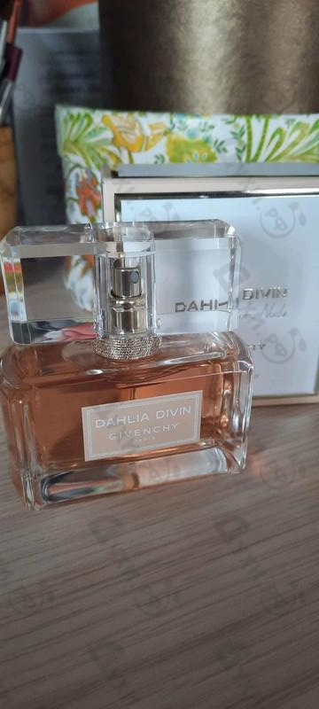 Купить Givenchy Dahlia Divin Nude Eau De Parfum