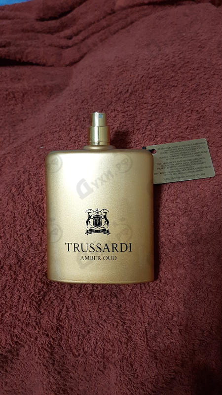 Парфюмерия Amber Oud от Trussardi