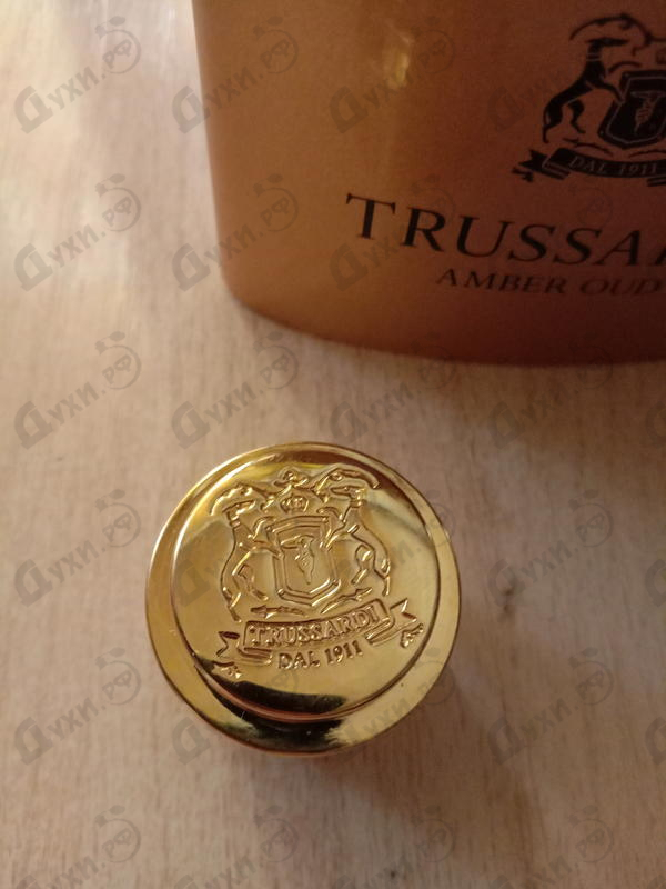 Парфюм Trussardi Amber Oud Парфюмерия Amber Oud от Trussardi
