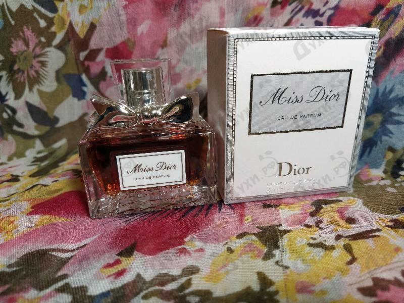 Парфюмерия Miss Dior Eau De Parfum (2017) от Christian Dior Парфюмерия Christian Dior Miss Dior Eau De Parfum (2017)