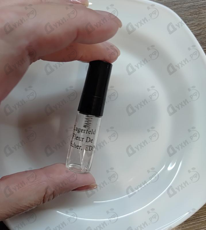 Парфюмерия Fleur De Pecher от Lagerfeld