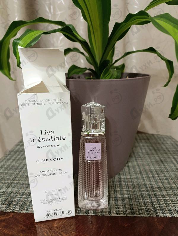 Парфюмерия Live Irresistible Blossom Crush от Givenchy
