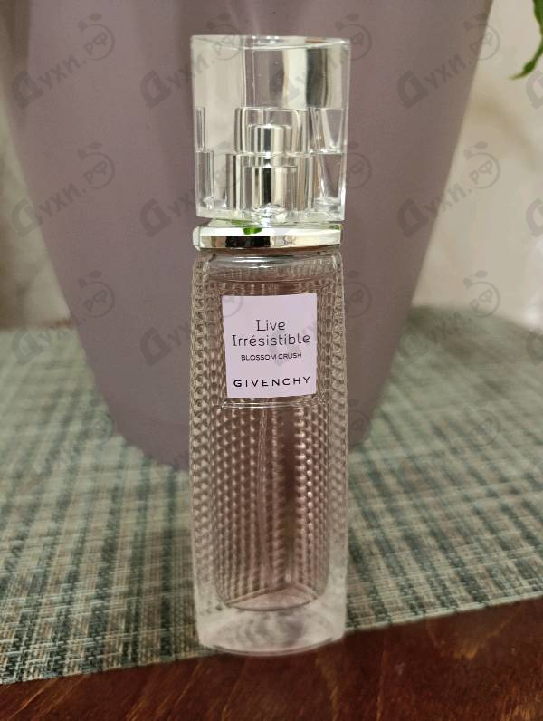 Парфюмерия Live Irresistible Blossom Crush от Givenchy