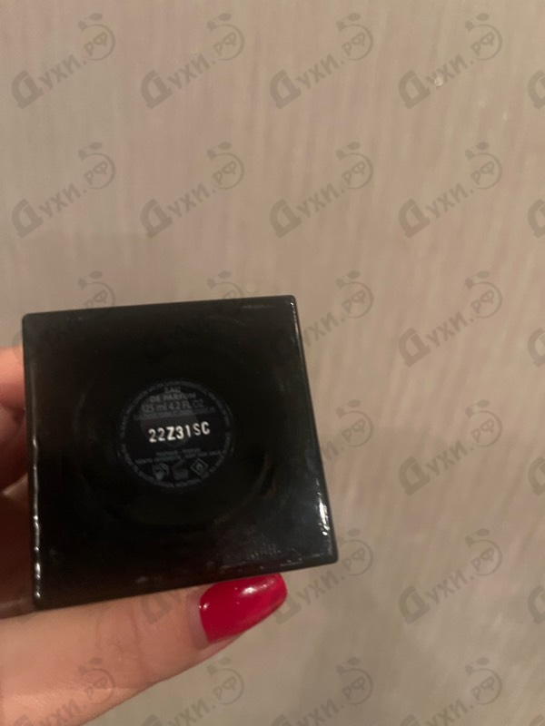 Парфюмерия 6 Place Saint Sulpice от Yves Saint Laurent