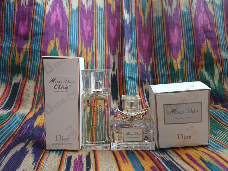 Парфюм Christian Dior Miss Dior Cherie (2005) Парфюмерия Miss Dior Cherie (2005) от Christian Dior