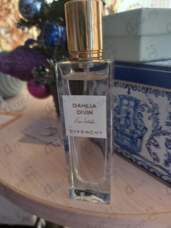 Купить Dahlia Divin Eau Initiale от Givenchy