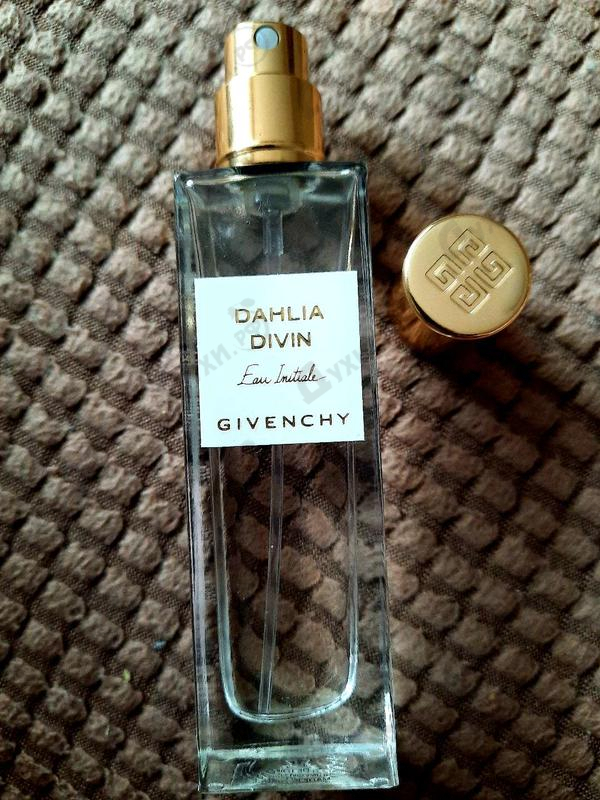 Парфюмерия Dahlia Divin Eau Initiale от Givenchy