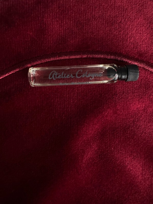 Парфюмерия Atelier Cologne Iris Rebelle