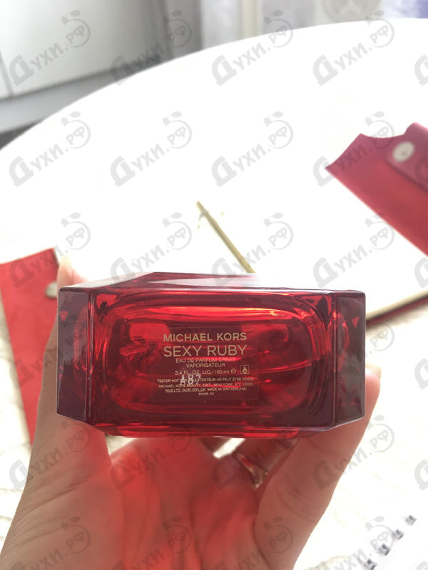 Купить Sexy Ruby Eau De Parfum от Michael Kors