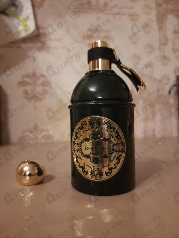 Духи Les Absolus D'orient Oud Essentiel от Guerlain