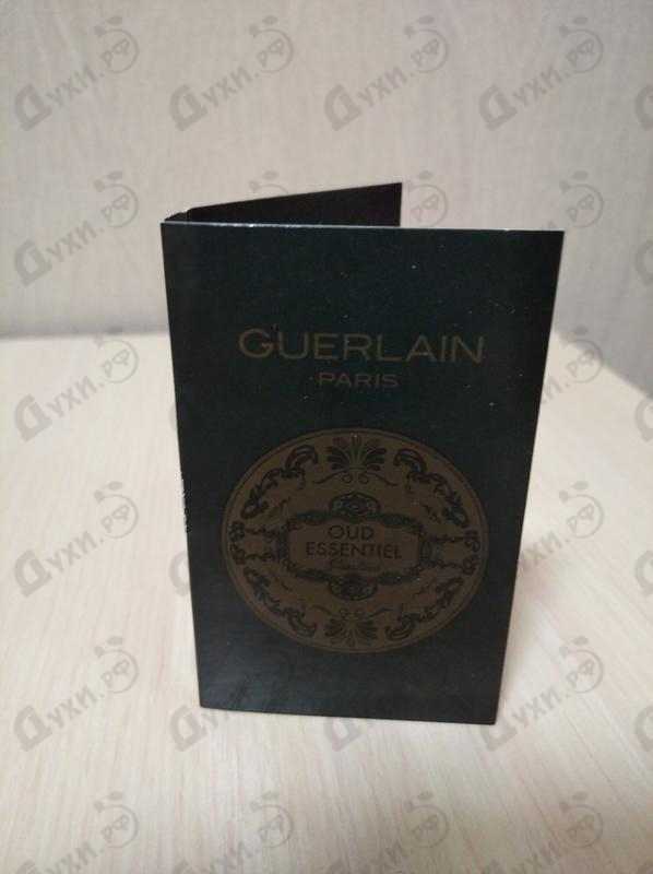 Духи Les Absolus D'orient Oud Essentiel от Guerlain