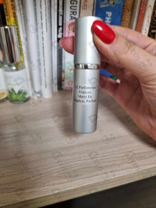 Купить 12 Parfumeurs Francais Marie De Medicis Купить Marie De Medicis от 12 Parfumeurs Francais