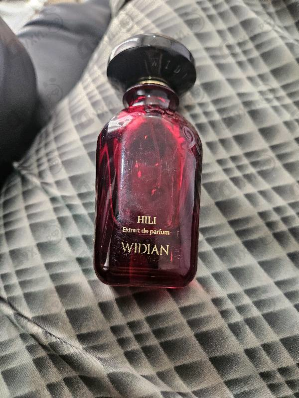 Парфюмерия Hili от AJ Arabia