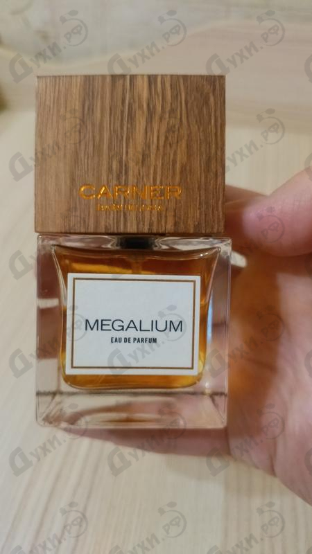 Духи Megalium от Carner Barcelona