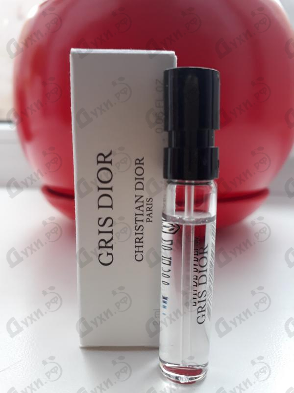 Парфюмерия Gris Dior от Christian Dior